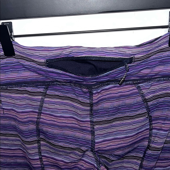 Lululemon Athletica 3/4 Lenth Purple Stripe Legging 6 - Picture 7 of 10